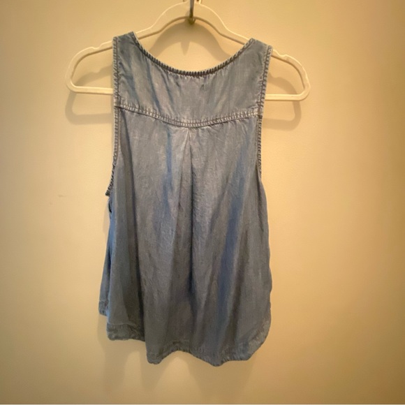 Cloth and Stone Sleeveless Dark Chambray Blouse - M - Picture 2 of 5